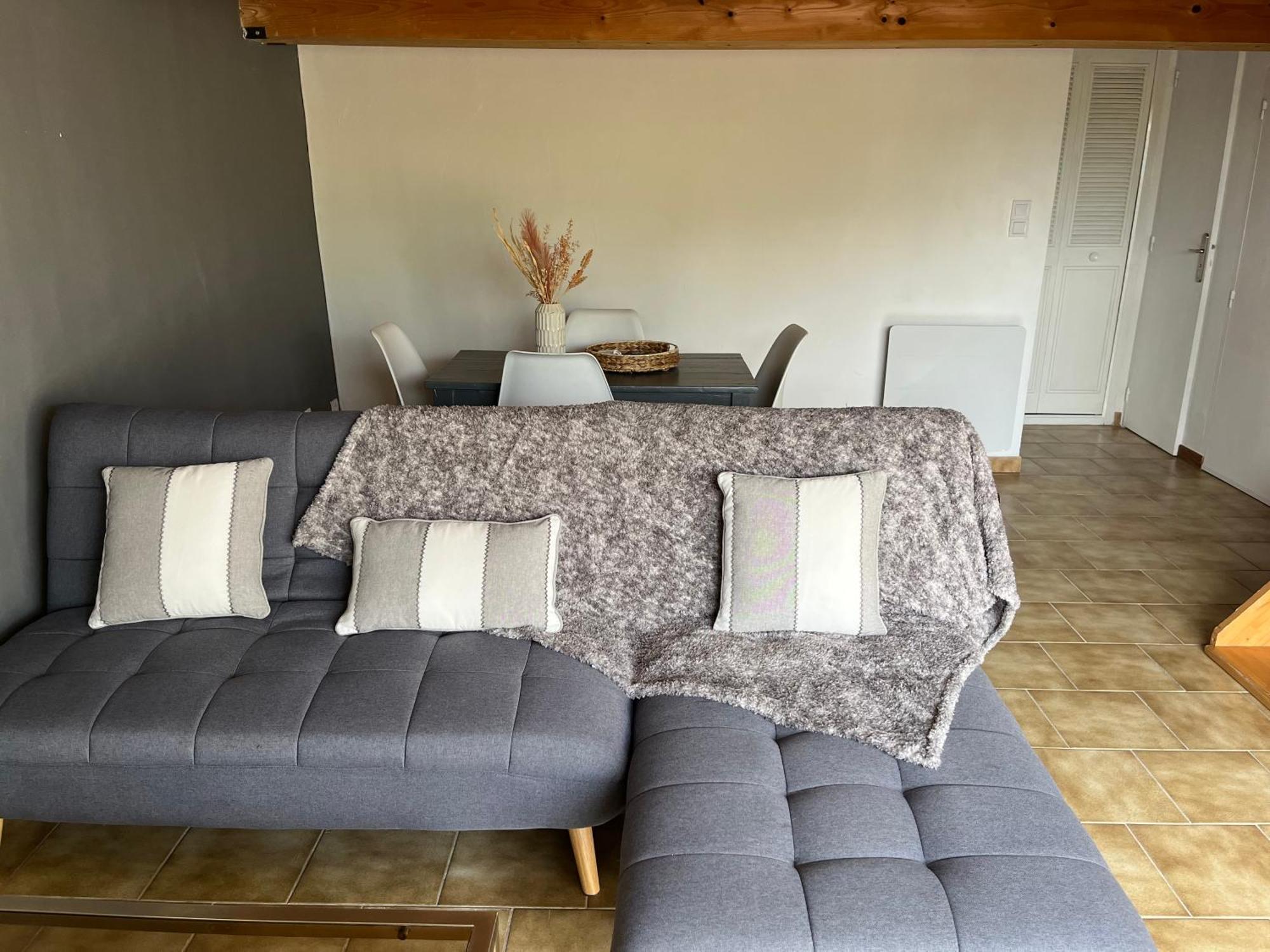 Duplex Lumineux Sur Gde Terrasse, Balneo Double, Parking Prive, Clim, Local Velos Entraigues-sur-la-Sorgue Exterior photo
